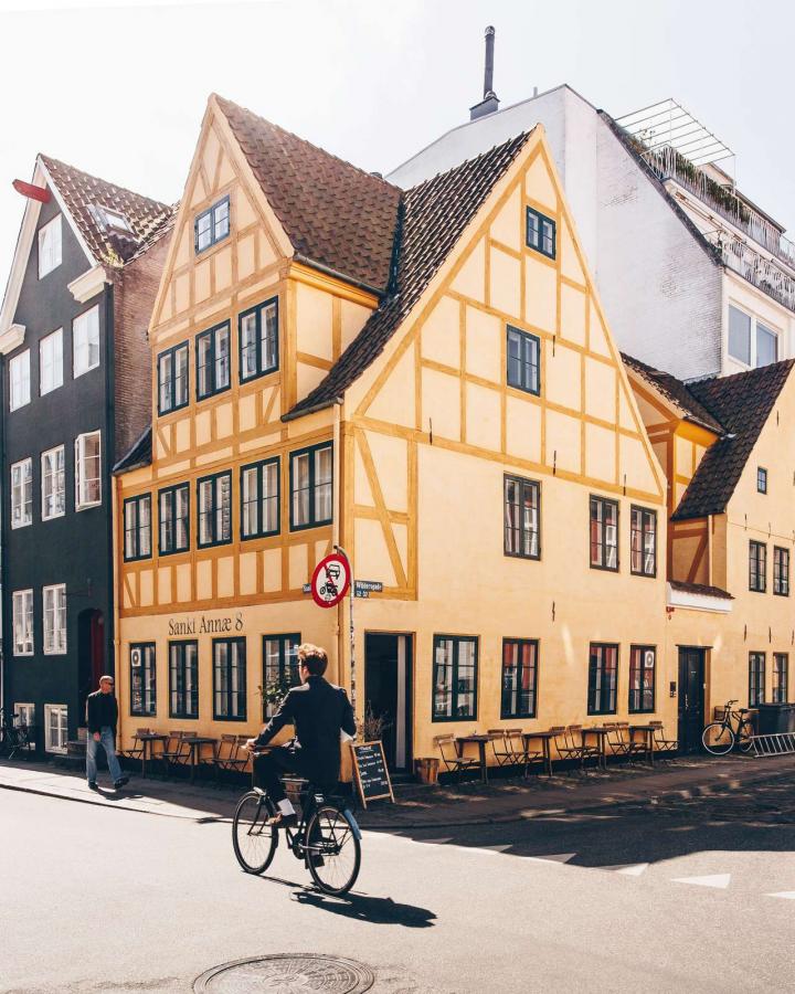 Sankt Annæ 8